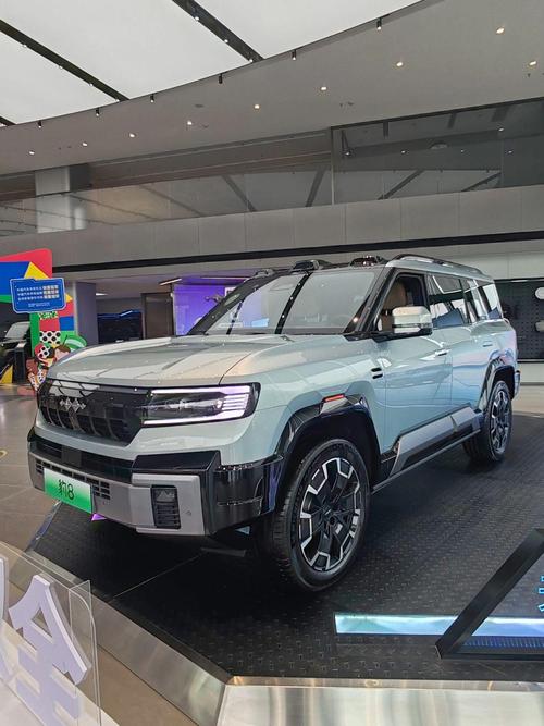 成都244比亚迪方程豹硬派越野的爆款，英菲尼迪35周年与你共成长